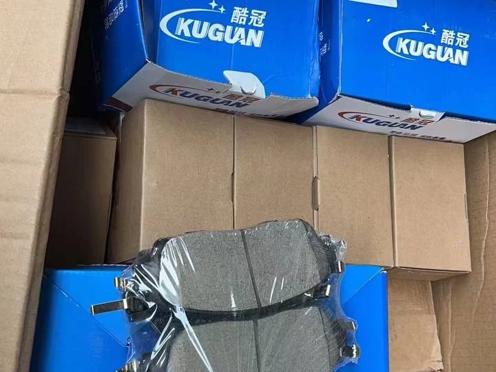 Тормозные колодки на складе в Гуанчжоу